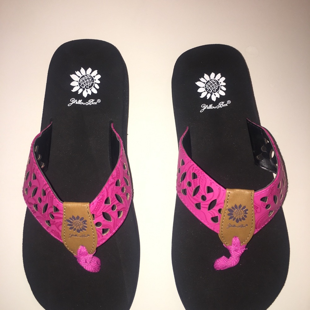 Yellow Box Lady’s flops size 8m excellent